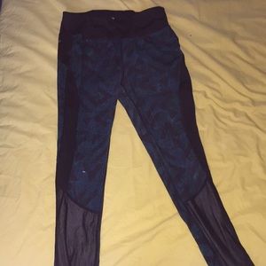 Black and green work out leggings